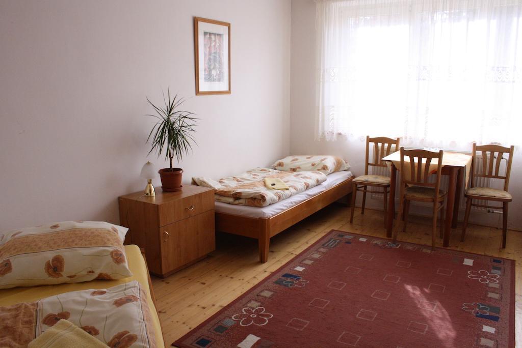 Penzion Koras Vrútky Zimmer foto